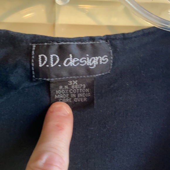D.D. Designs Embroidered Sz XL Vest- Very Good Condition - Picture 5 of 6